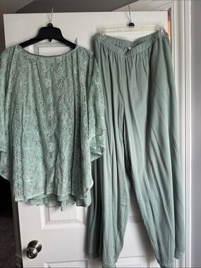 Coldwater Creek 3 pc Elegant Popover Topper, Tank and Pant -Best Night Out
